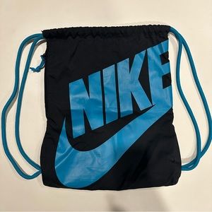 NIKE GYM BAG
